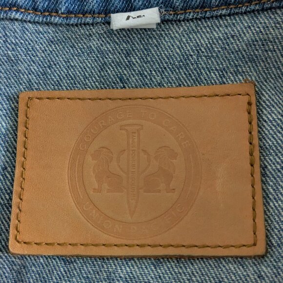 Union Pacific Jean Jacket Men's XL Blue Railroad Portland Service Unit 150 Years - Picture 3 of 13